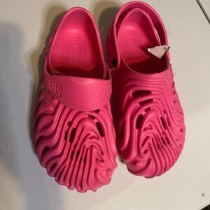 🍄Not CROCS Women's Pink Slip-On Slippers
